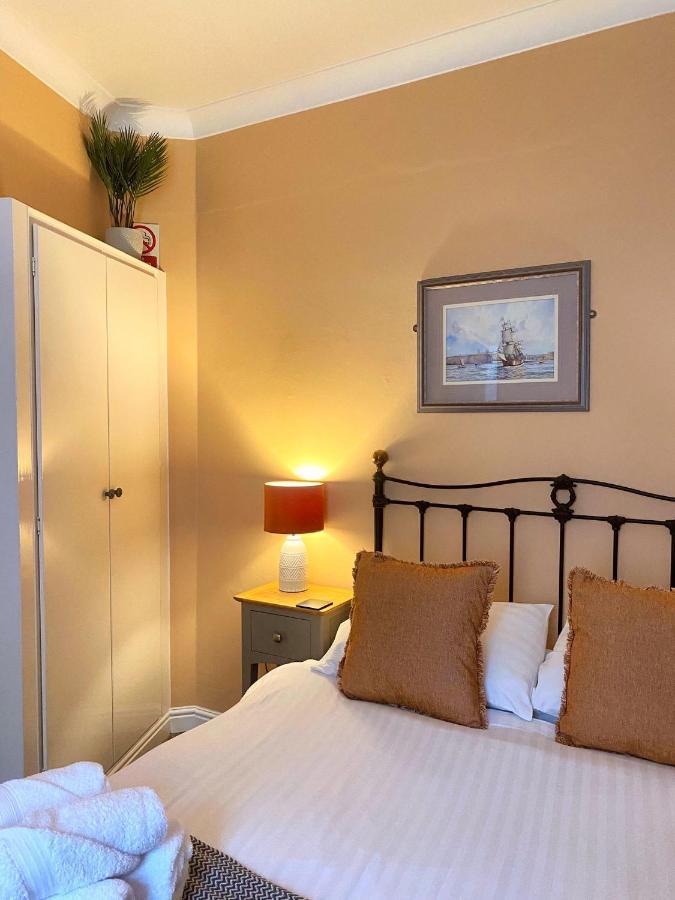Cobbleview Rooms Уитби Экстерьер фото